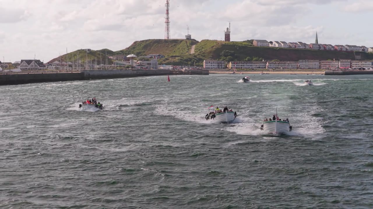 Börteboot-Regatta vor Helgoland aus der Luft