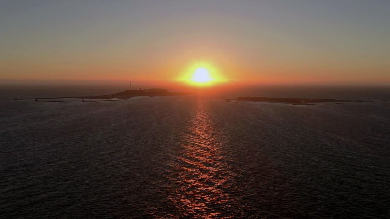 Die Lange Anna im Sonnenuntergang aus der Luft